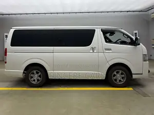 Toyota HiAce 2021 White