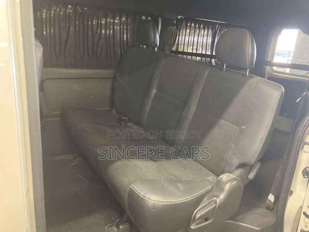 Toyota HiAce 2021 White