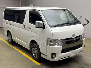 Toyota HiAce 2021 White
