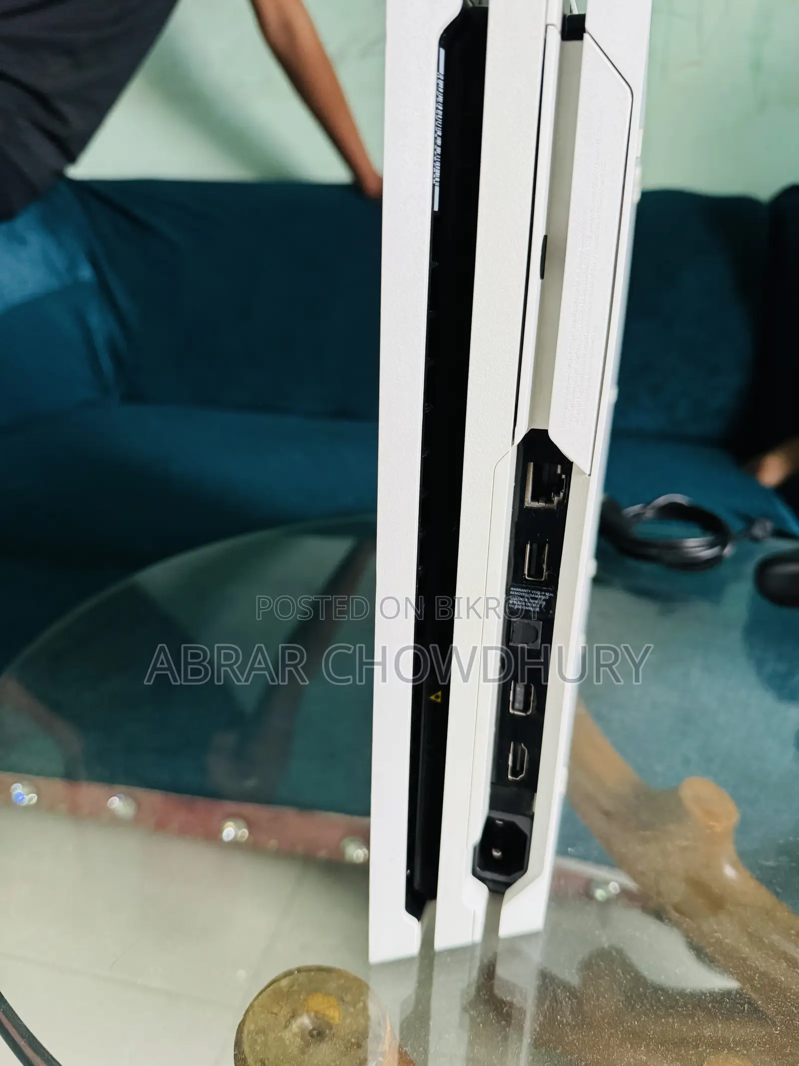 Urgent Sale (OFFER): PS4 Pro White Edition NEW CONDITION