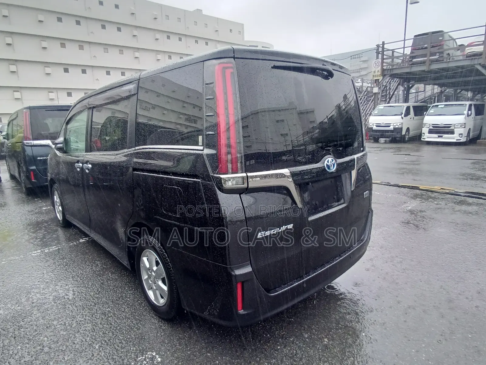 Toyota Esquire 1.8 FWD Hybrid (7 Seater) 2021 Black