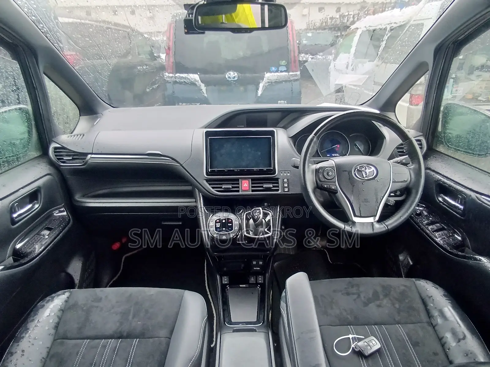 Toyota Esquire 1.8 FWD Hybrid (7 Seater) 2021 Black