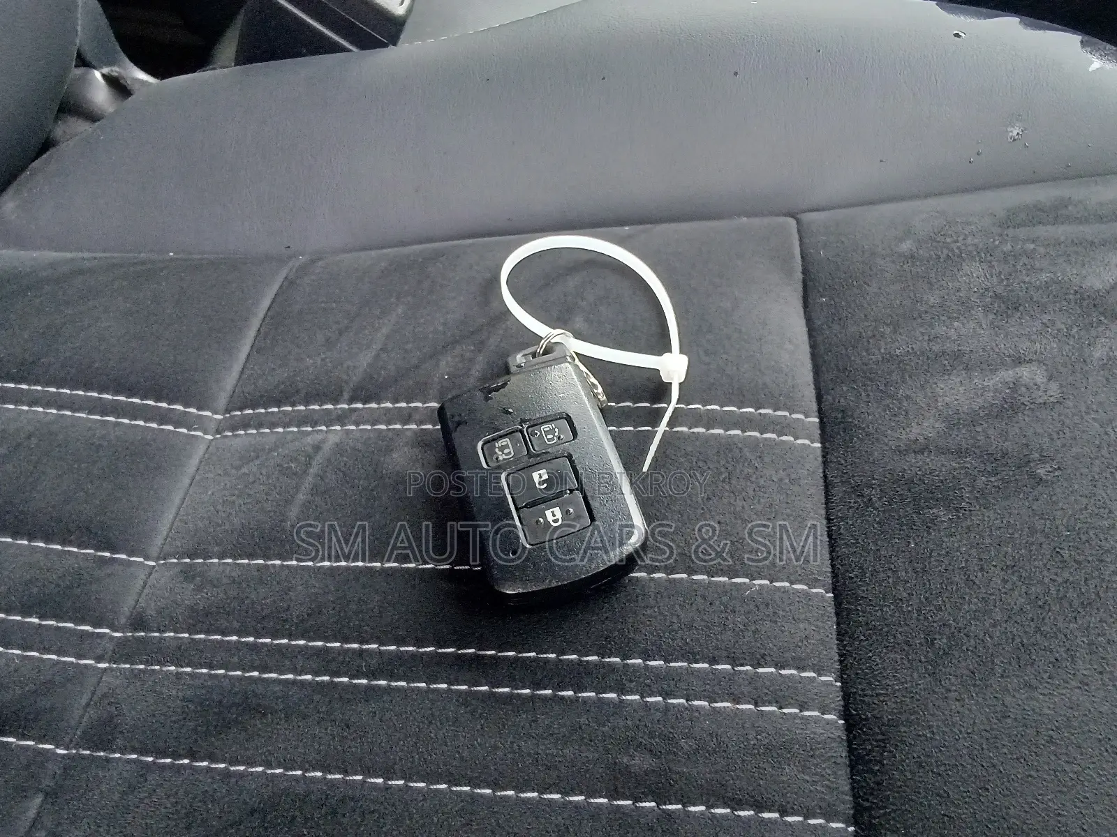 Toyota Esquire 1.8 FWD Hybrid (7 Seater) 2021 Black