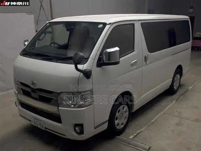 Toyota HiAce 2021 White