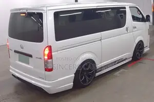 Toyota HiAce 2021 White