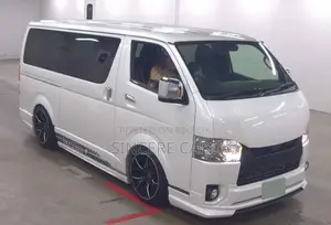 Toyota HiAce 2021 White