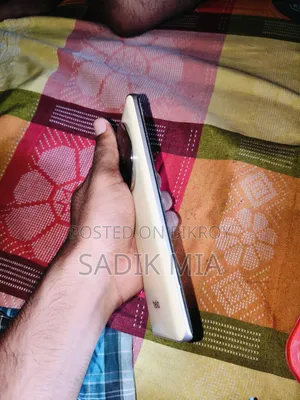 হেলিও ১০০ ২৫৬ জিবি গোল্ড