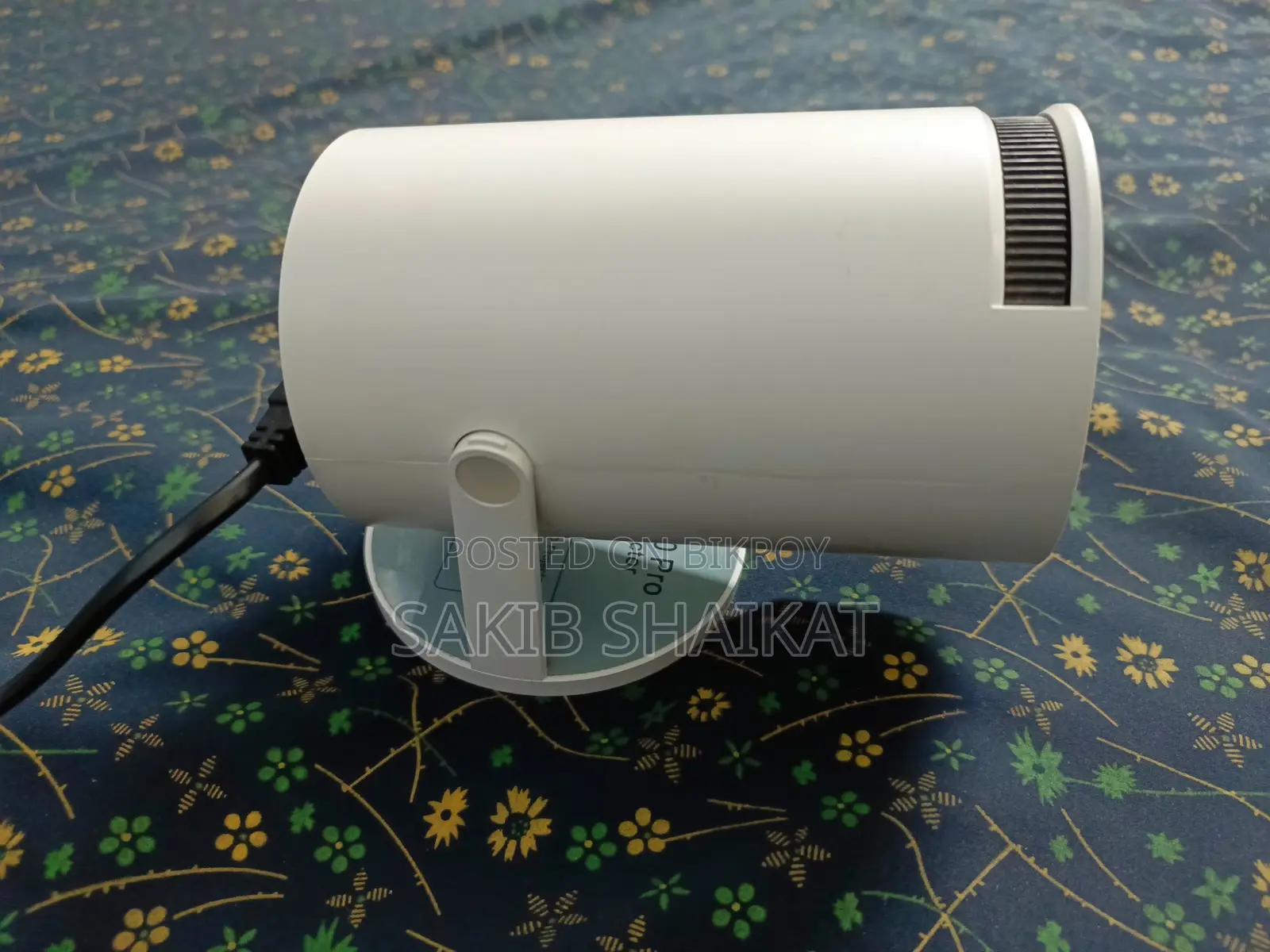 HY300 Pro Projector