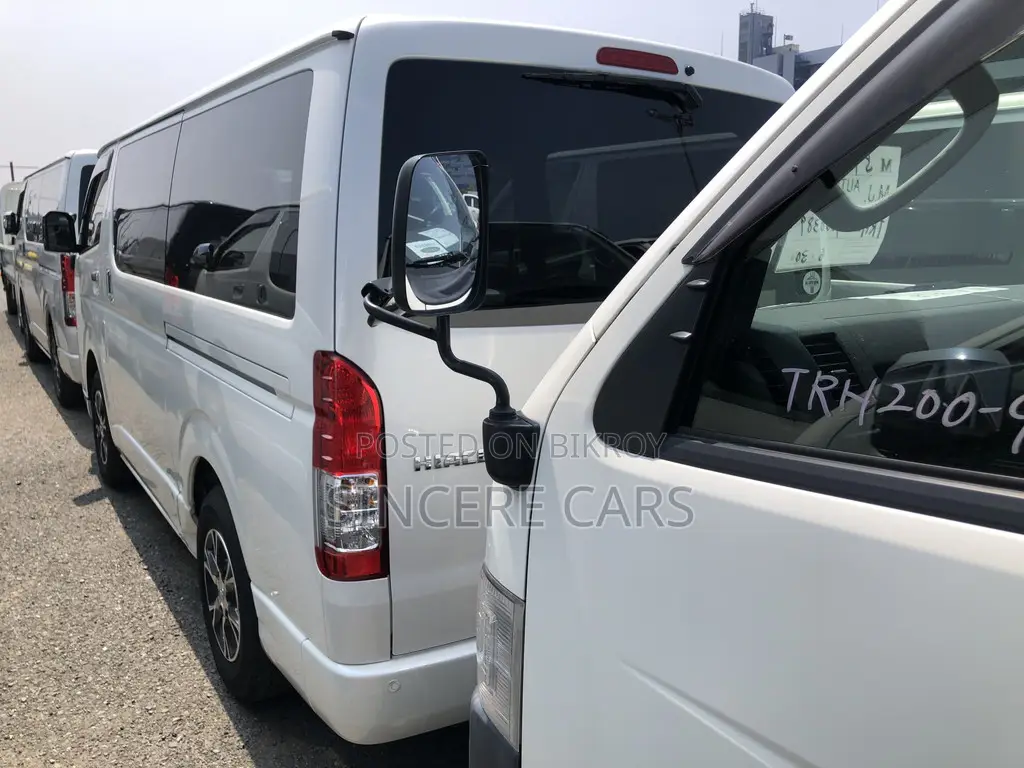 Toyota HiAce 2023 White