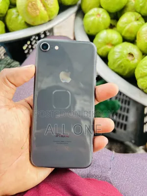 অ্যাপল আইফোন ৮ ৬৪ জিবি কালো