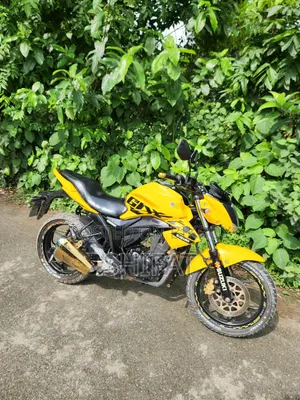 সুজুকি জিক্সার মনোটোন ২০২২ হলুদ