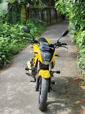 সুজুকি জিক্সার মনোটোন ২০২২ হলুদ