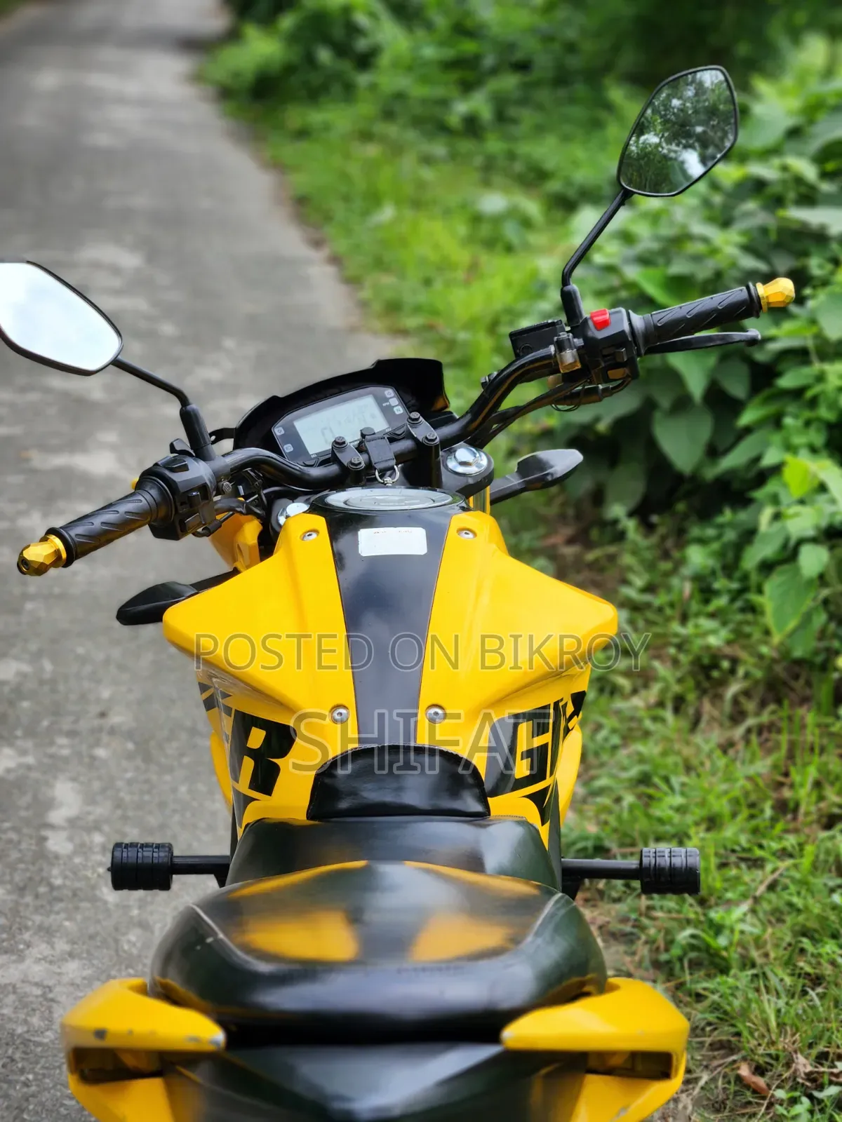 সুজুকি জিক্সার মনোটোন ২০২২ হলুদ