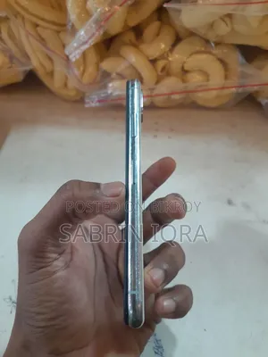 অ্যাপল আইফোন এক্স ৬৪ জিবি হোয়াইট