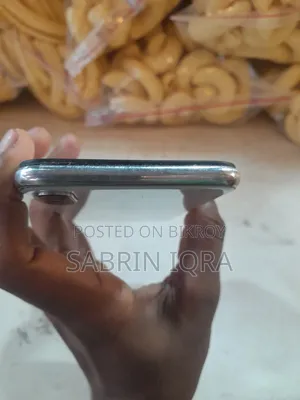 অ্যাপল আইফোন এক্স ৬৪ জিবি হোয়াইট