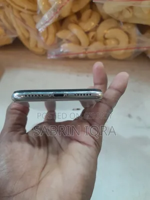 অ্যাপল আইফোন এক্স ৬৪ জিবি হোয়াইট