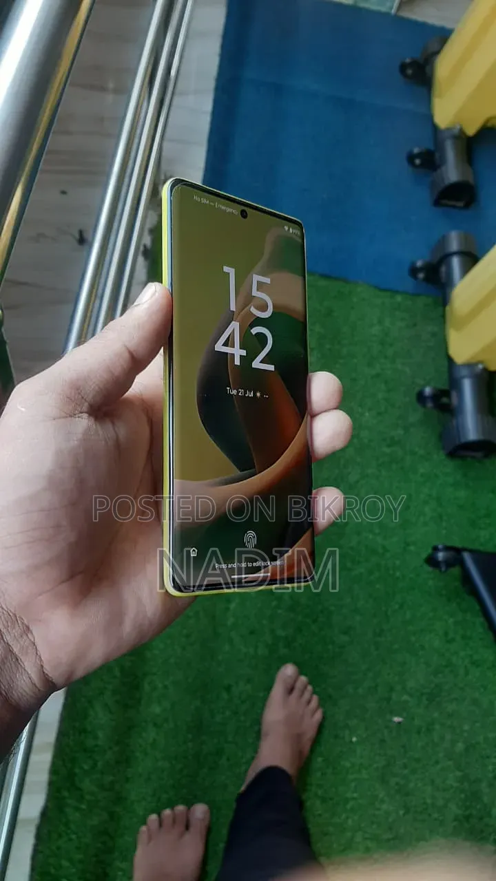 New Motorola Moto G85 256 GB Yellow