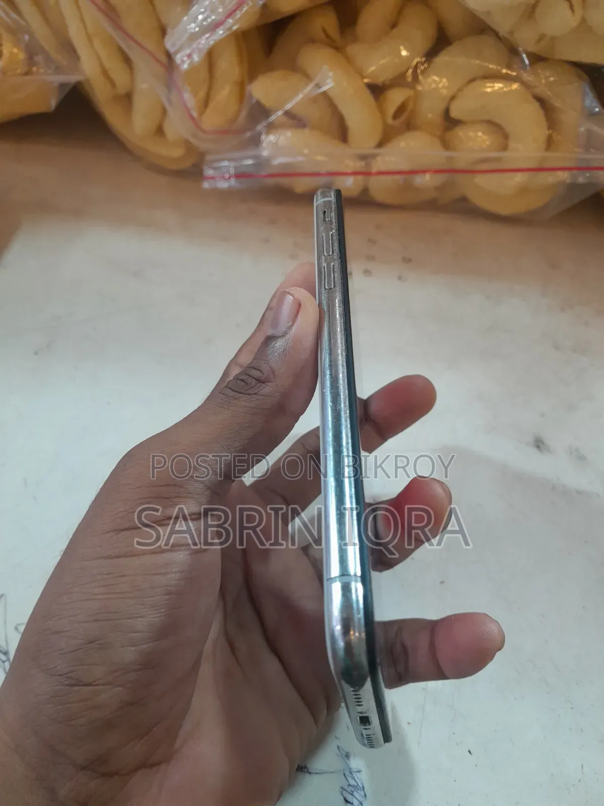 অ্যাপল আইফোন এক্স ৬৪ জিবি হোয়াইট