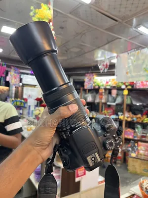 Canon EOS 700D