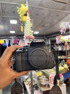 Canon EOS 700D