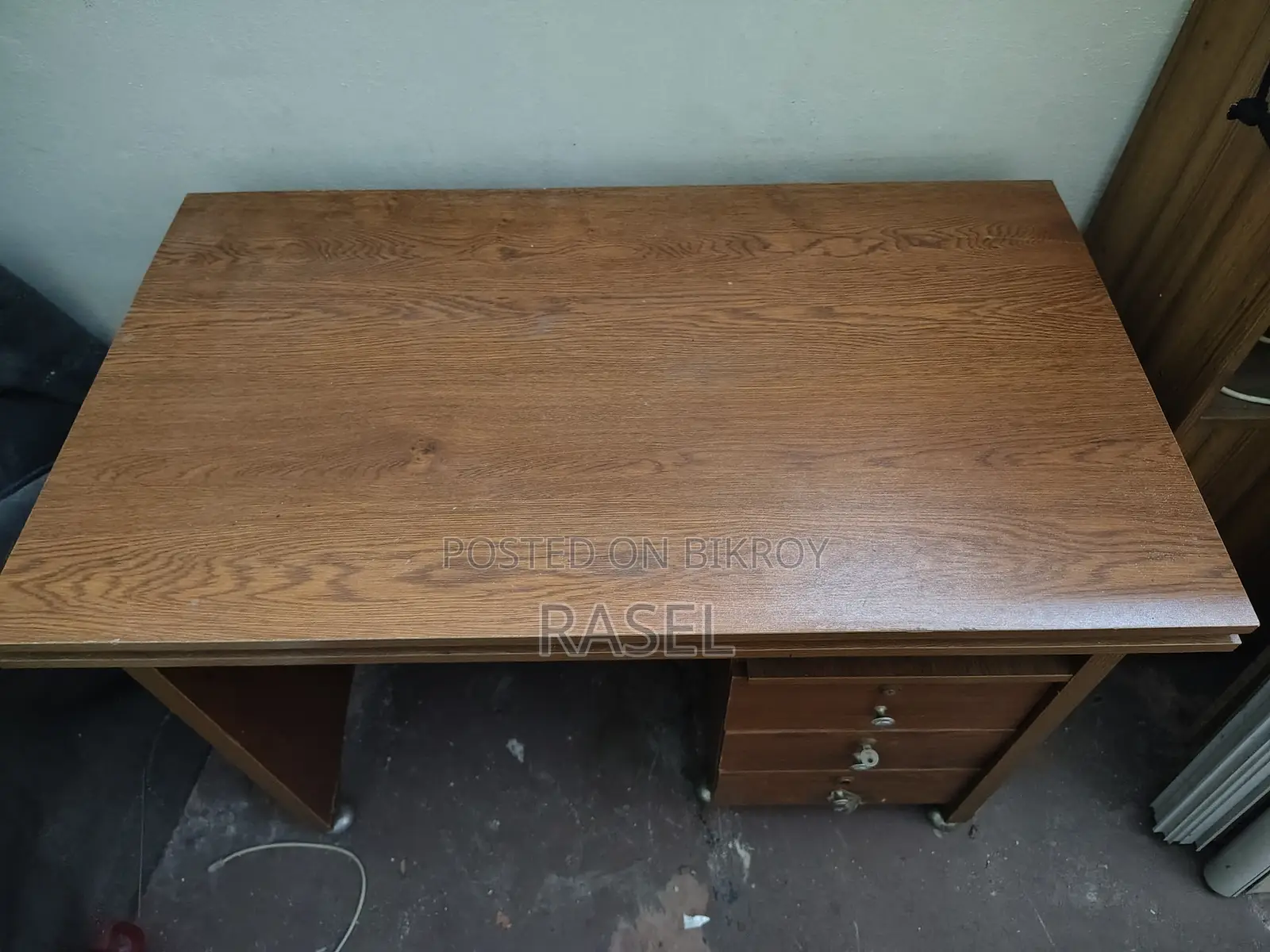 Office Table 1pic