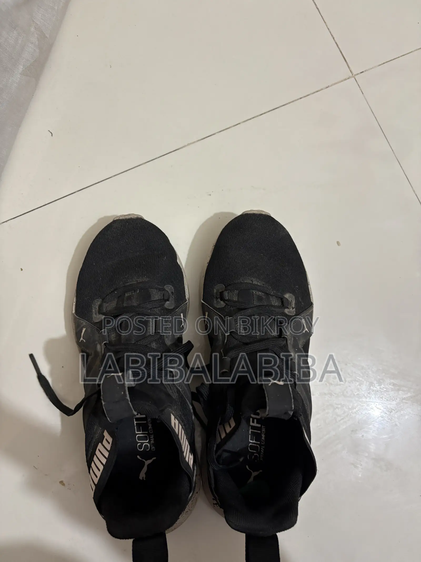স্নিকার্স
