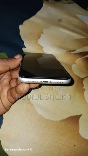 Apple iPhone 11 64 GB White