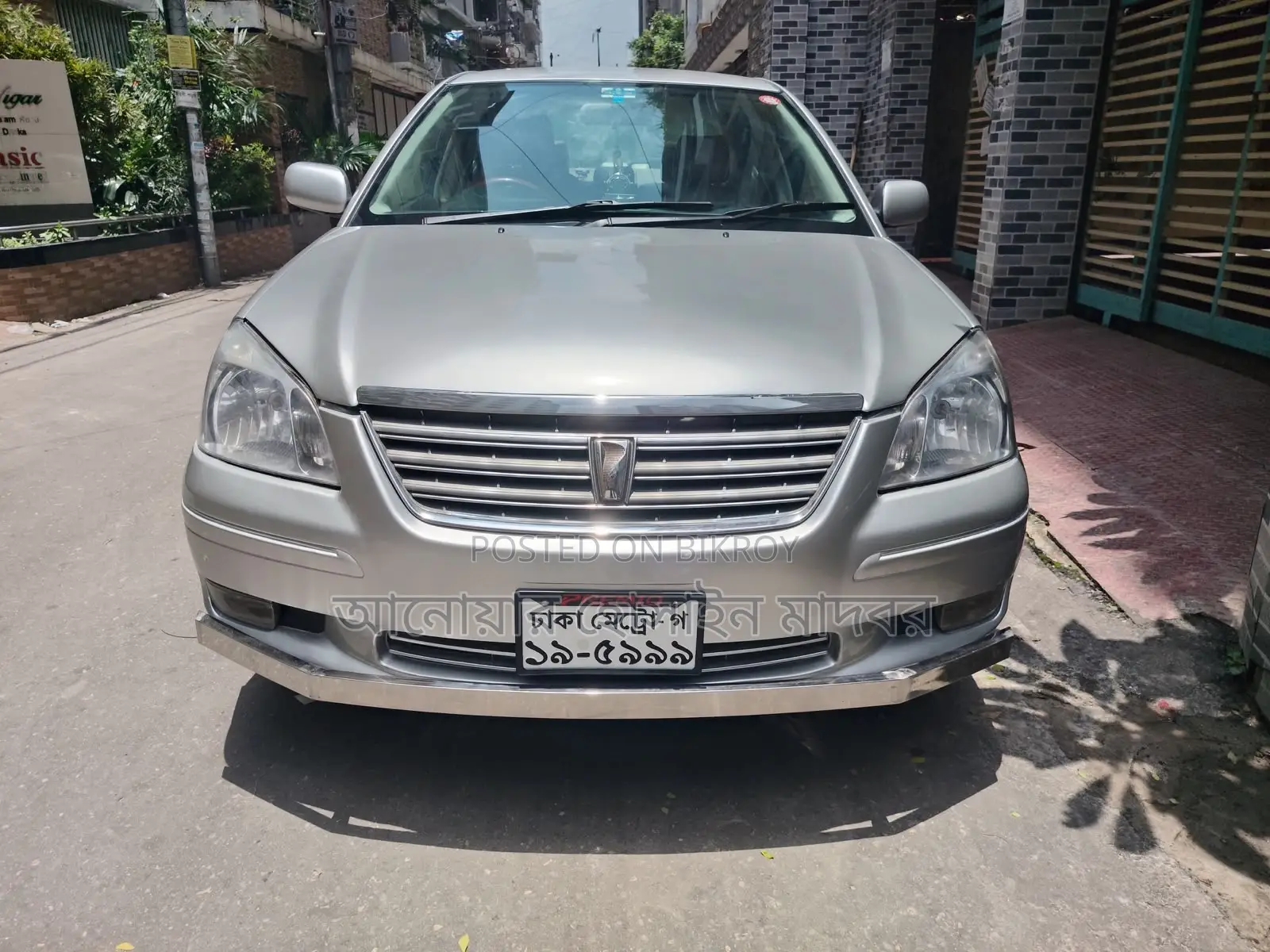 টয়োটা প্রিমিয়ো ২০০৪ সিলভার
