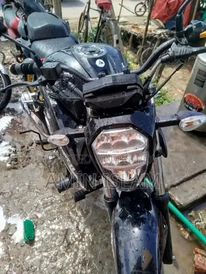 সুজুকি জিক্সার ২০২৪ ব্ল্যাক