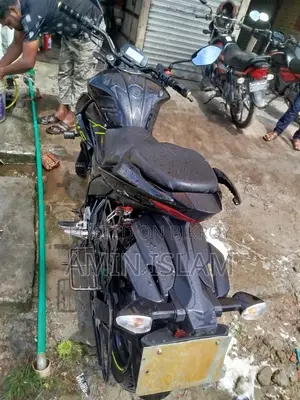 সুজুকি জিক্সার ২০২৪ ব্ল্যাক