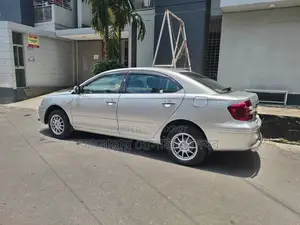 টয়োটা প্রিমিয়ো ২০০৪ সিলভার