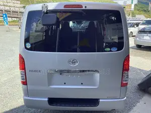 Toyota HiAce 2021 Silver