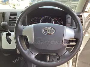 Toyota HiAce 2021 Silver
