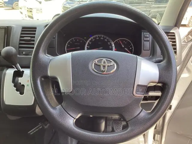 Toyota HiAce 2021 Silver