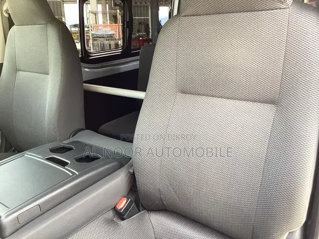 Toyota HiAce 2021 Silver