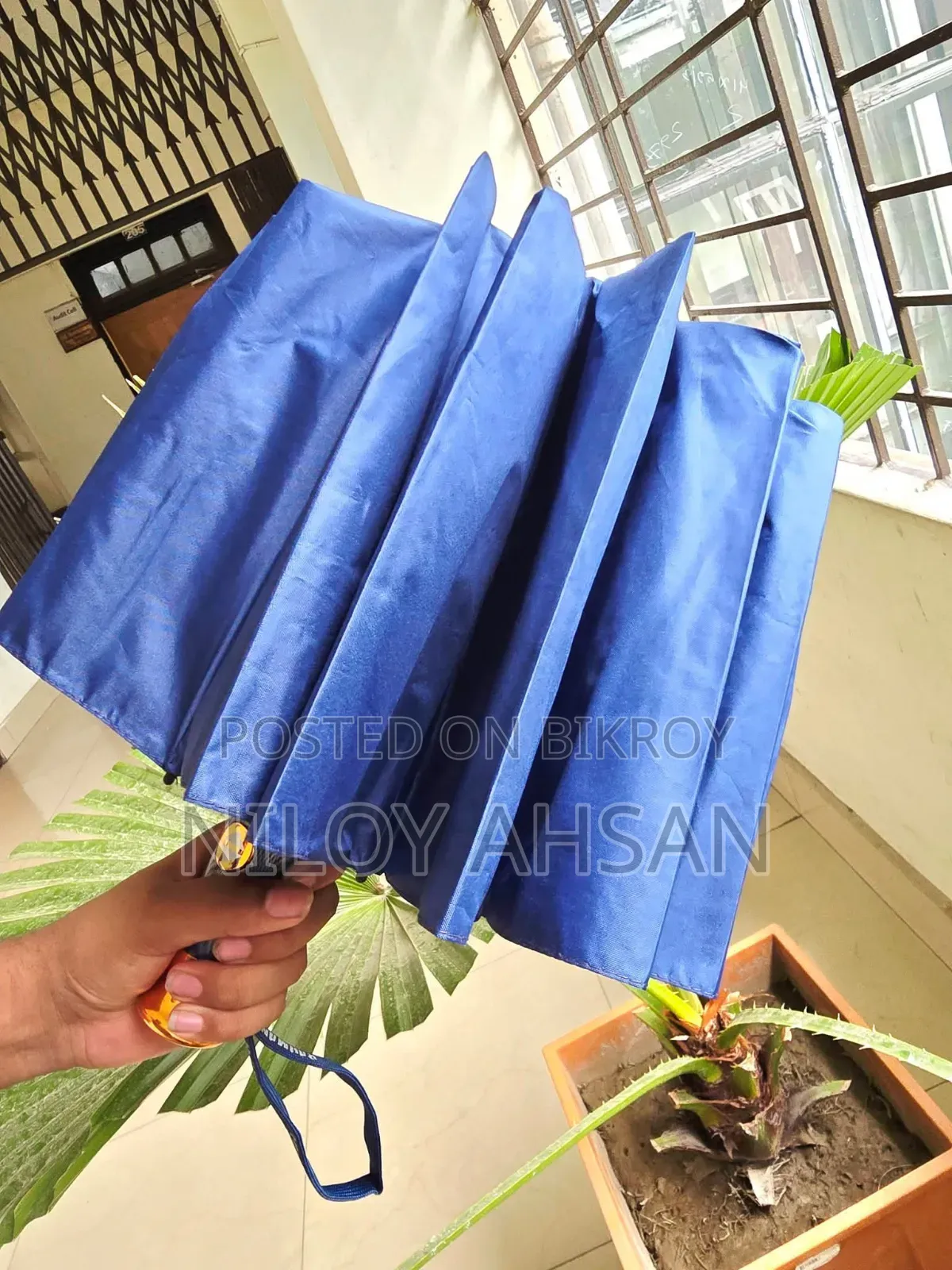 BMW Original 16-Rib Durable Umbrella