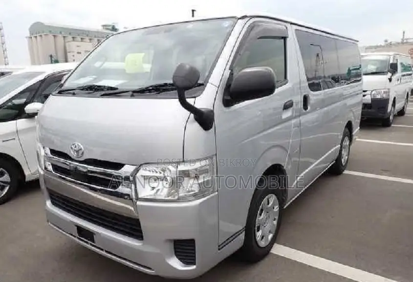 Toyota HiAce 2021 Silver