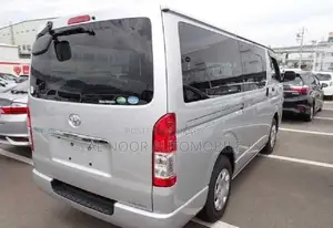 Toyota HiAce 2021 Silver