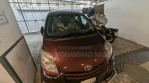 Toyota Passo Sette 2011