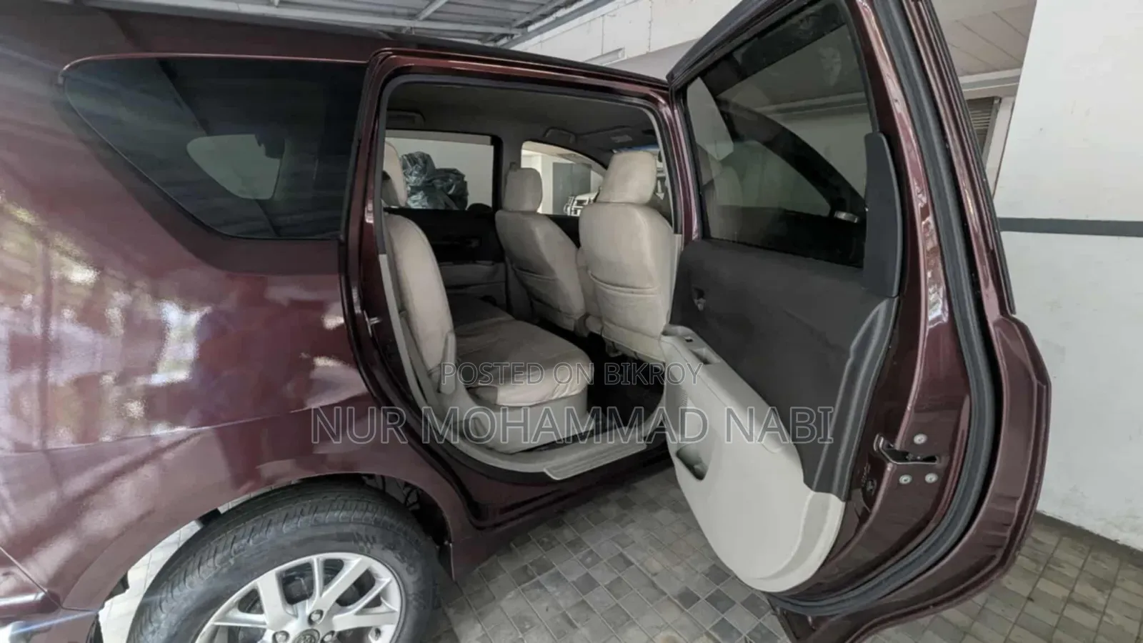 Toyota Passo Sette 2011