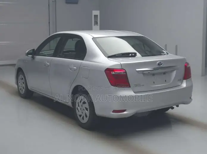 Toyota Axio 2021 Silver
