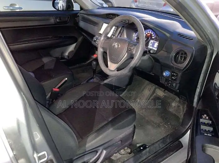 Toyota Axio 2021 Silver