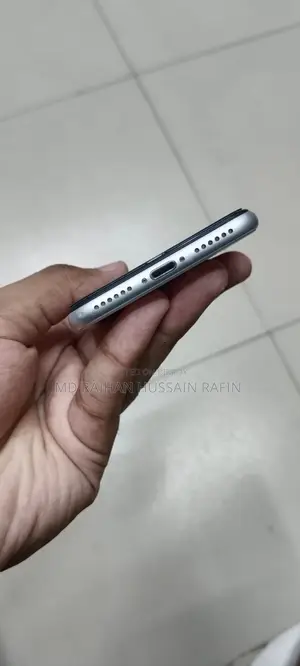 Apple iPhone SE 64 GB White