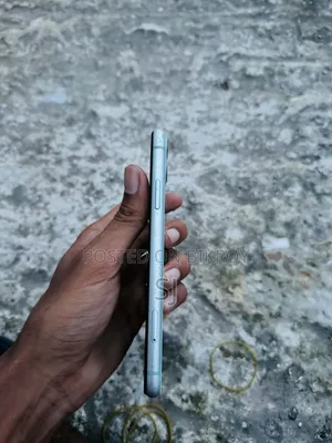 Apple iPhone 11 64 GB