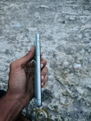 Apple iPhone 11 64 GB
