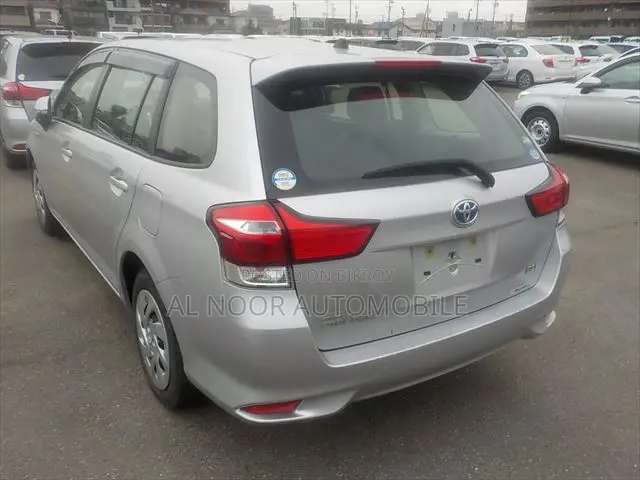 Toyota Corolla Fielder 2021 Silver