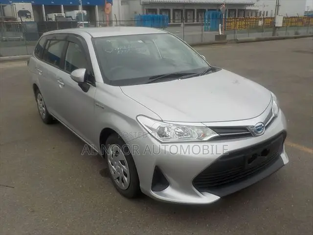 Toyota Corolla Fielder 2021 Silver