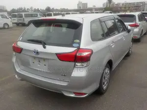 Toyota Corolla Fielder 2021 Silver