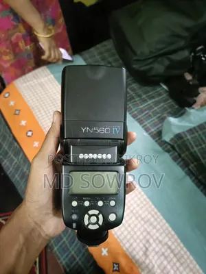 Yongnuo YN560 IV 
2 Flash Lights and 1 Soft Box