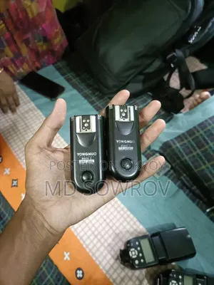 ইয়ংনুও ওয়াইন৫৬০ আইভি
২ টি ফ্ল্যাশ লাইট এবং ১ টি সফট বক্স